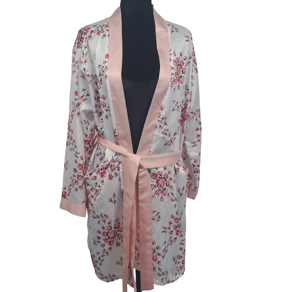 Morgan Lane x FabFitFun Floral Satin Robe White Pink Loungewear Coquette Boho